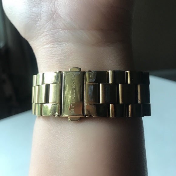 Michael Kors MK5160 Stainless Gold Watch - Picture 4 of 16